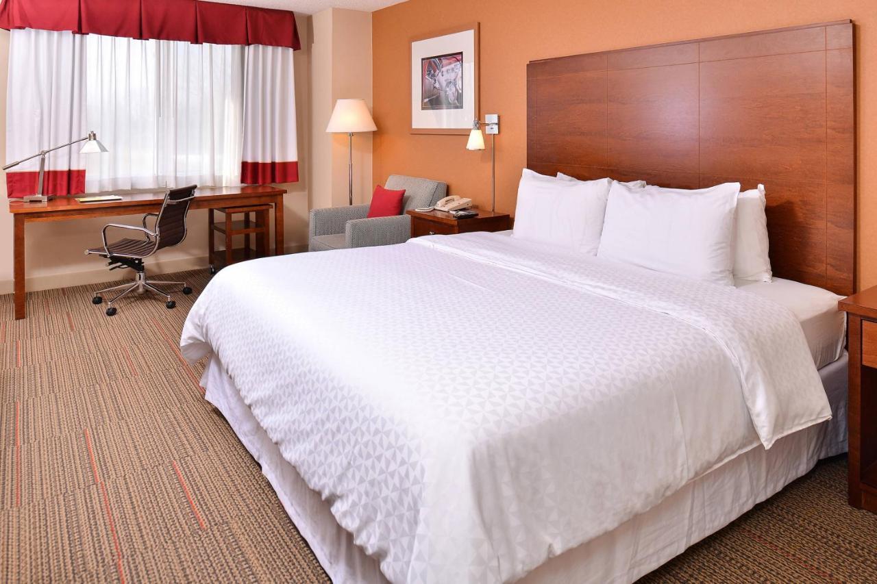 Four Points By Sheraton Detroit Metro Airport Ромулус Екстериор снимка