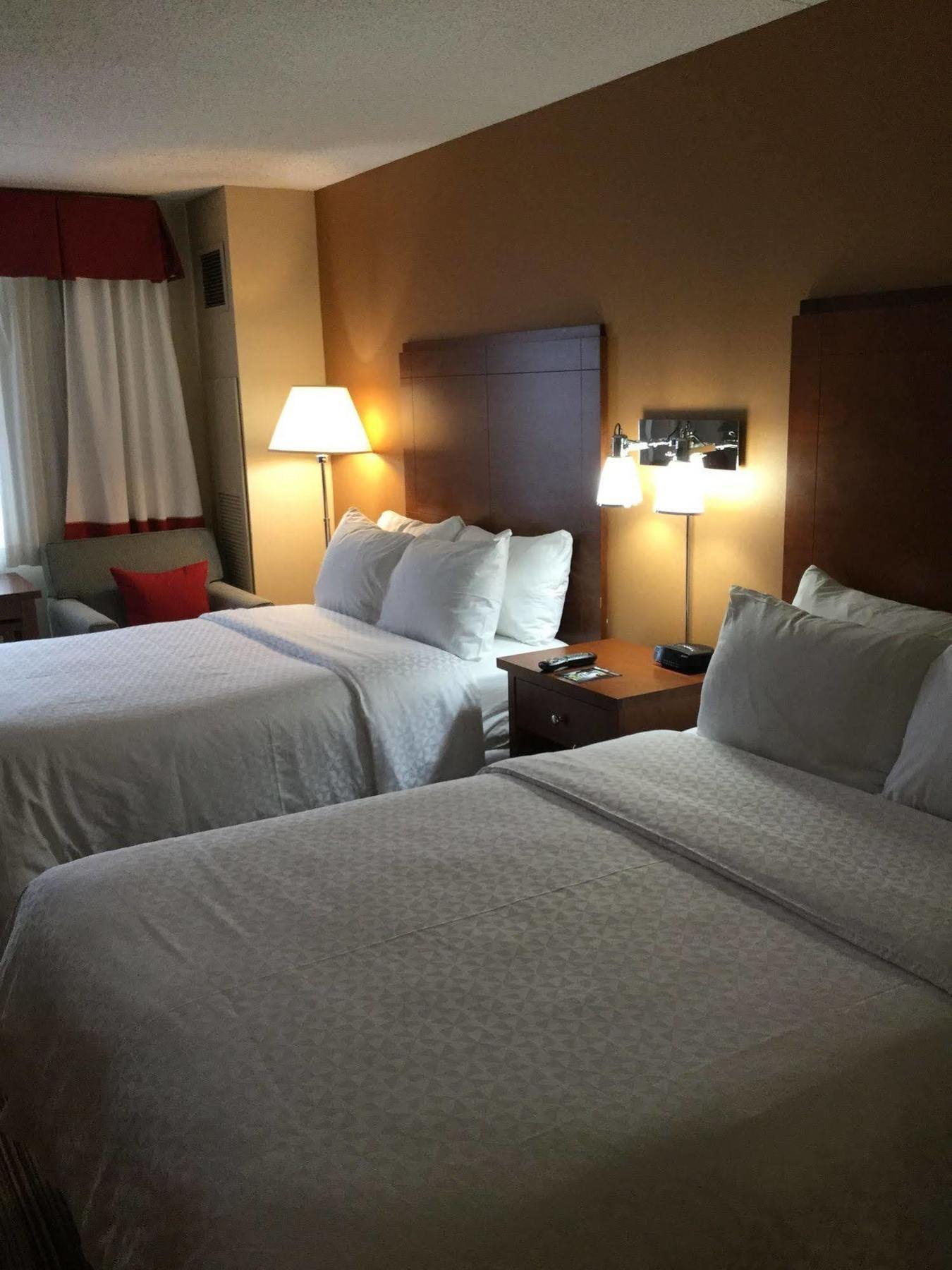 Four Points By Sheraton Detroit Metro Airport Ромулус Екстериор снимка